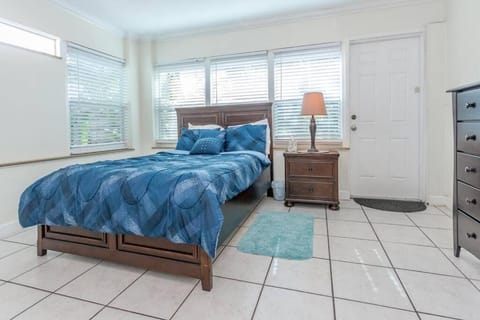 NPB Tropical Hideaway Apartment in North Palm Beach