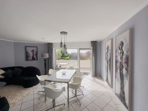 View (from property/room), Dining area, Food, Entertainment