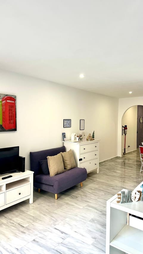 The pearl of Pinacho - Beach front & swimming pool Apartment in Estepona