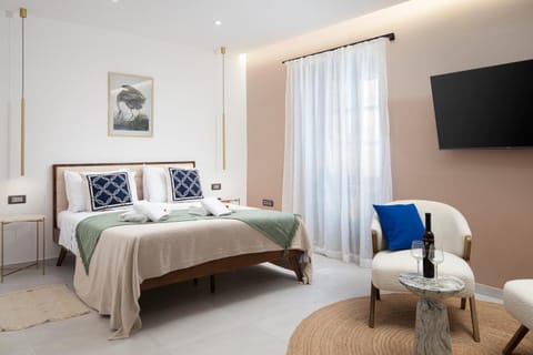 Bed, TV and multimedia