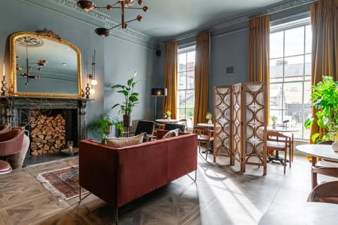 Lounge or bar, Seating area