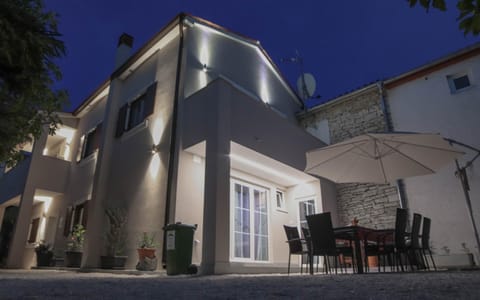 kuća za stanovanje ,cijeli prostor Apartment in Fažana