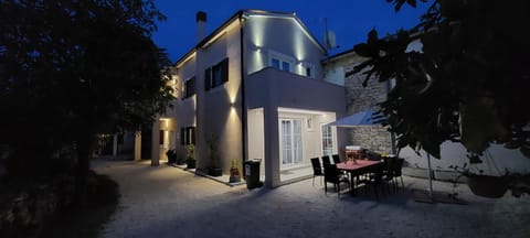 kuća za stanovanje ,cijeli prostor Apartment in Fažana