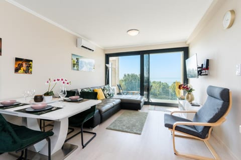 TV and multimedia, View (from property/room), Balcony/Terrace, Living room, Dining area