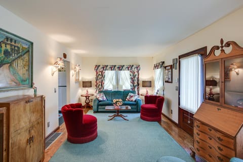 Retro-Style Home in Ruston Walkable Location! House in Tacoma