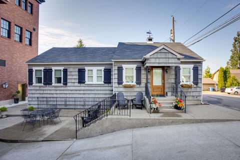 Retro-Style Home in Ruston Walkable Location! House in Tacoma