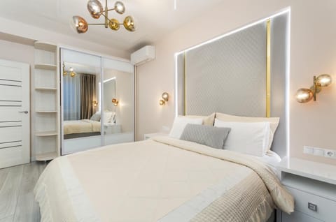 Bed, Photo of the whole room, Bedroom, wardrobe