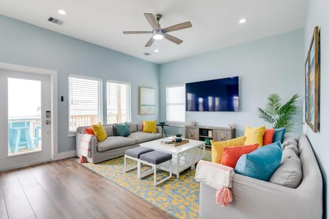 Steps to Coast Gorgeous Beach House in Galveston House in Hitchcock