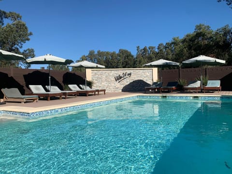 Swimming pool