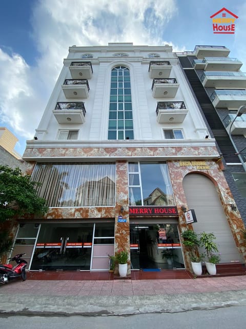 Property building, View (from property/room), Parking