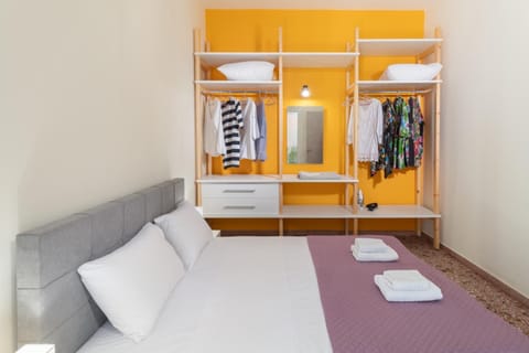 Bed, Living room, Photo of the whole room, Bedroom, wardrobe