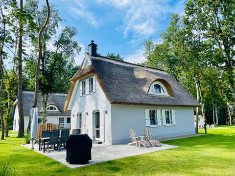 Property building, Day, Summer, BBQ facilities, Balcony/Terrace