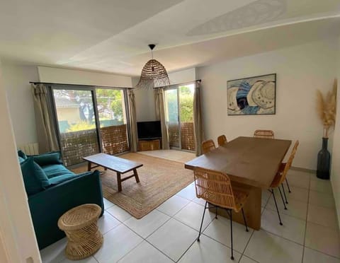 Cocon les pieds dans l'eau Accès direct à la mer Apartment in La Ciotat