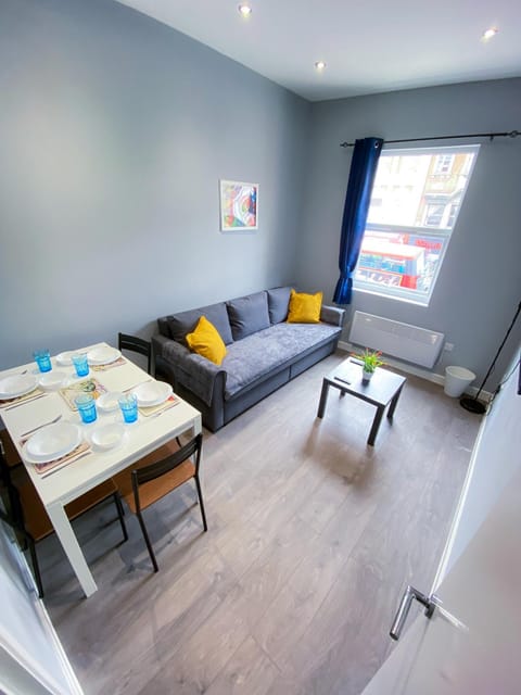 TV and multimedia, Living room, Dining area