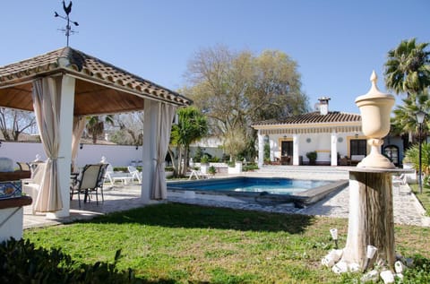 Garden, Balcony/Terrace, Seating area, Swimming pool, Open Air Bath, pet friendly, sunbed