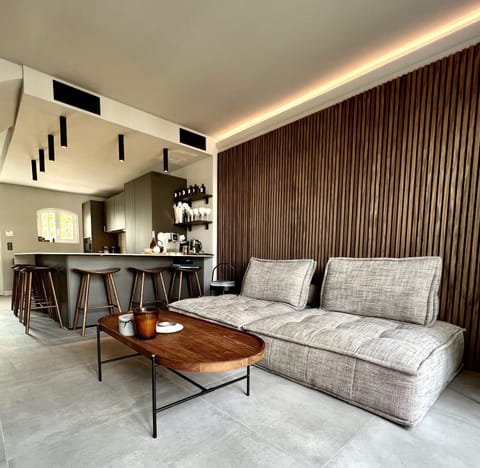 Kitchen or kitchenette, Living room