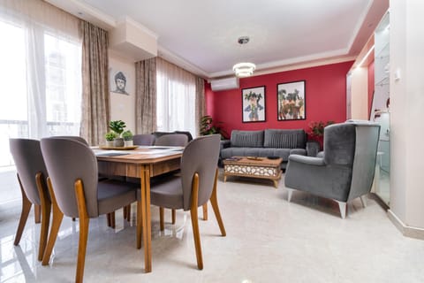 View (from property/room), Living room, Decorative detail, Decorative detail, Seating area, Dining area