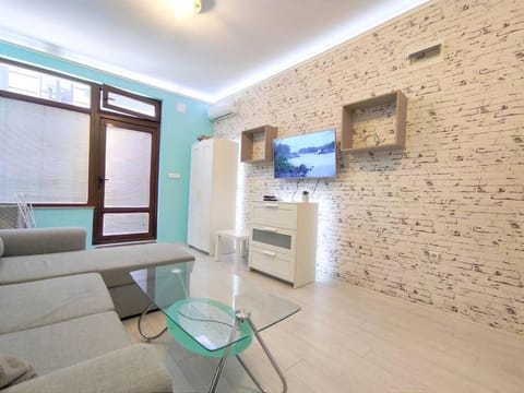 Communal lounge/ TV room, TV and multimedia, Living room, Seating area