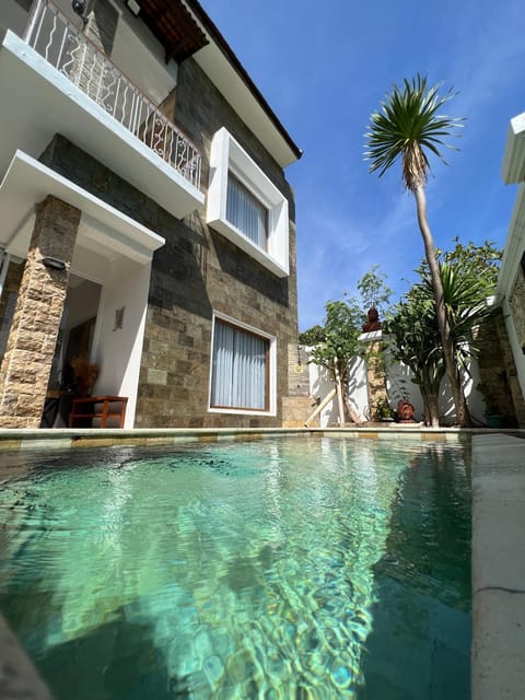 Property building, Patio, Day, Balcony/Terrace, Pool view, Swimming pool