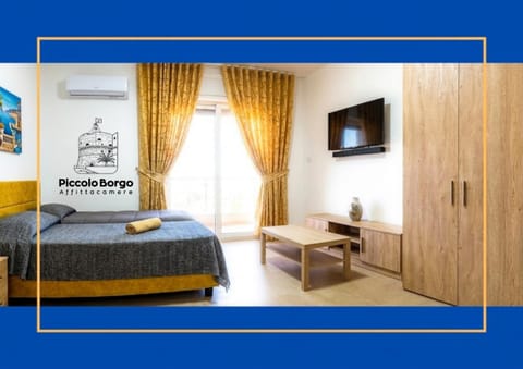 TV and multimedia, Photo of the whole room, Bedroom