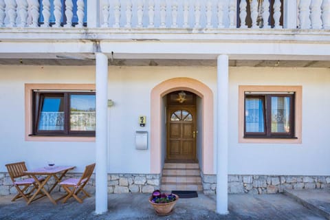 Property building, Facade/entrance, Off site