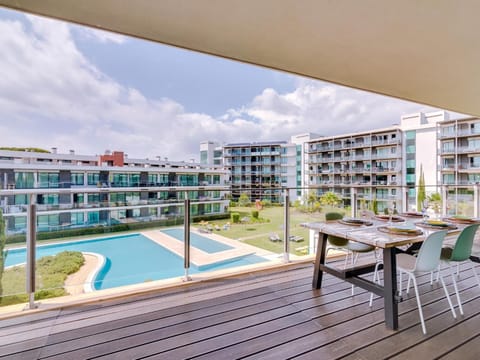 Property building, Patio, Day, View (from property/room), Balcony/Terrace, Pool view, Swimming pool, sunbed
