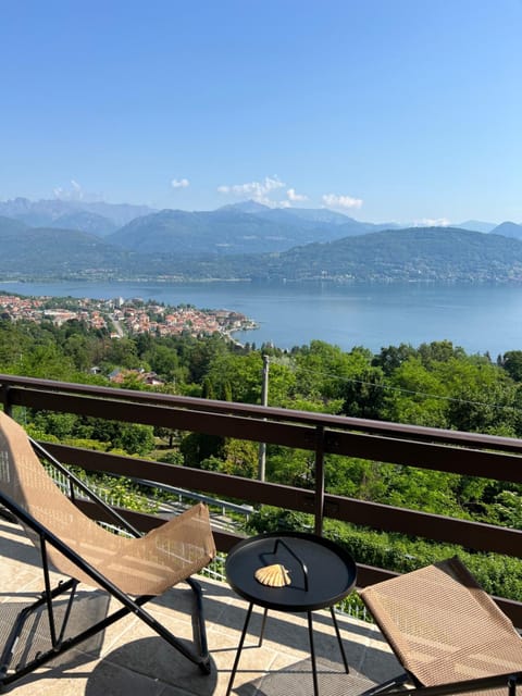 Natural landscape, Balcony/Terrace, Lake view, Mountain view