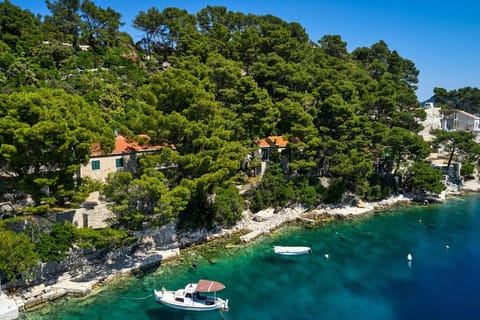 Kapetan Toni - seafront ap. Apartment in Dubrovnik-Neretva County