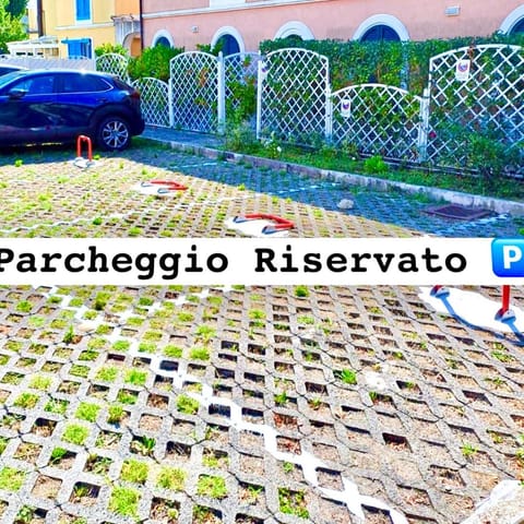 Property logo or sign, Neighbourhood, Logo/Certificate/Sign, Street view, Location, Certificate/Award