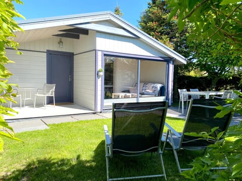 Property building, Patio, Day, Garden, Balcony/Terrace, Garden view, sunbed