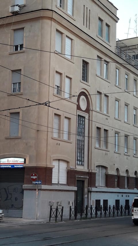 Property building, Location