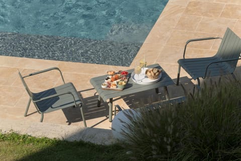 Pool view, Swimming pool, sunbed