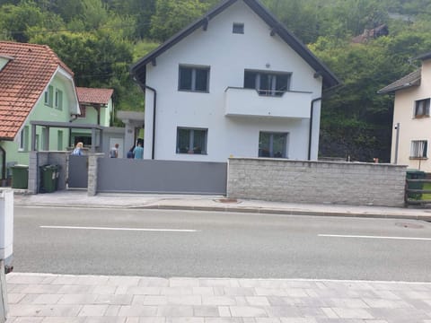 Property building, Facade/entrance, Off site, Day, On site