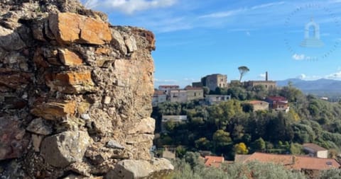 Nearby landmark, Day, Natural landscape, Landmark view, Mountain view