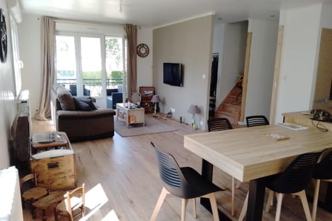 Spacious and cosy 80 m house located in Séné House in Séné