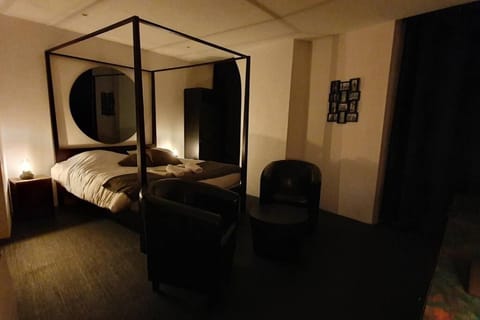 Bayeuzen - Le Baldaquin - Nuitée avec Spa Privatif Apartment in Bayeux