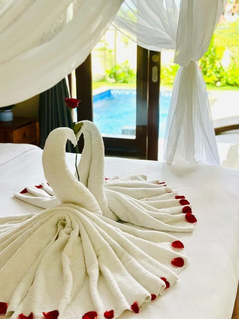 Bed, Photo of the whole room, Bedroom, Pool view, Swimming pool