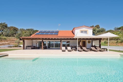 Swimming pool, sunbed