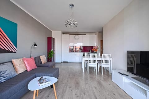 Communal lounge/ TV room, TV and multimedia, Kitchen or kitchenette, Living room, Seating area, Dining area, Evening entertainment
