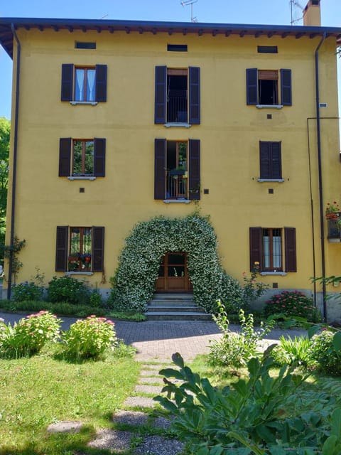 IRIS Apartment in Como