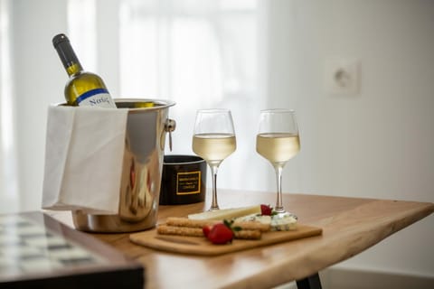 Food, Alcoholic drinks