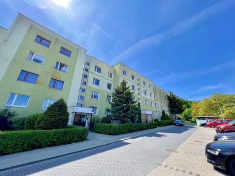 Property building, Day, Street view, Location, Parking