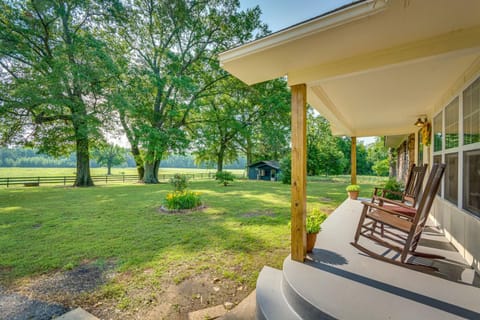 Delaware Vacation Rental Walk to Lake Dardanelle! House in Arkansas