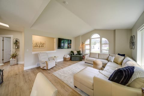 Coeur dAlene Vacation Rental about 4 Mi to the Lake! House in Coeur dAlene