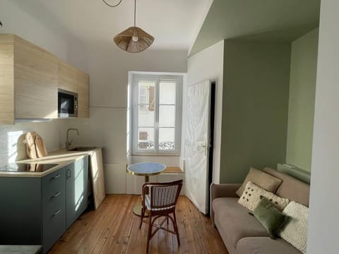 TV and multimedia, Kitchen or kitchenette, Living room, Dining area, minibar