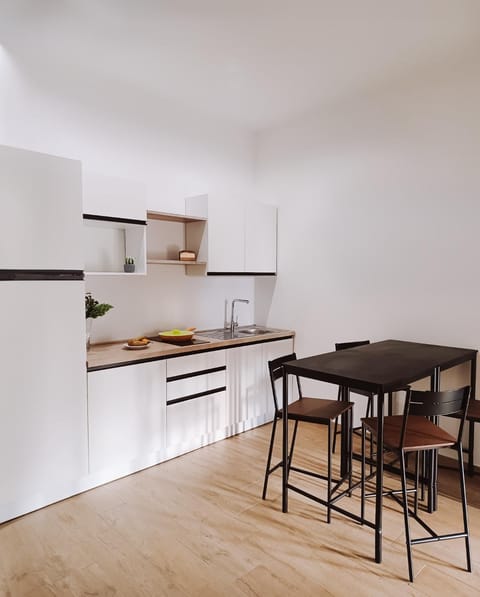 Kitchen or kitchenette, washing machine, kitchen