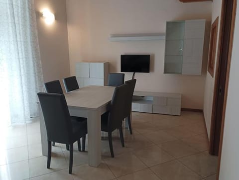 Communal lounge/ TV room, Dining area