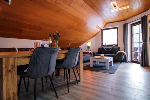 Living room, Dining area, Food