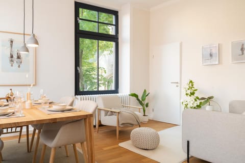 Living room, Seating area, Dining area