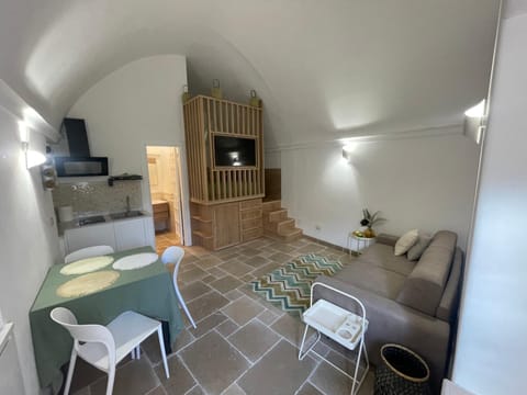 TV and multimedia, Kitchen or kitchenette, Living room, Dining area